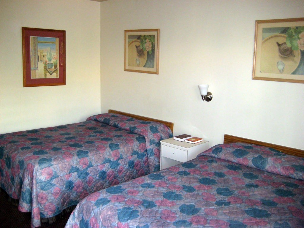 Фото Hollywood La Brea Inn