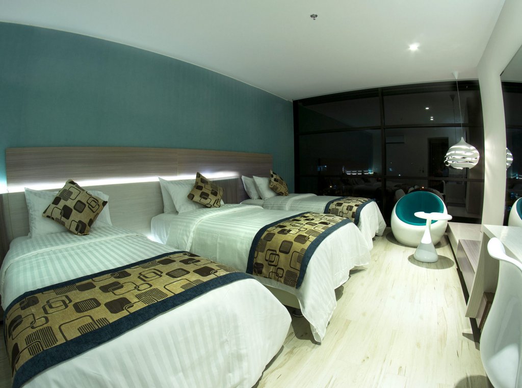 Фото Hotel Catedral Plaza