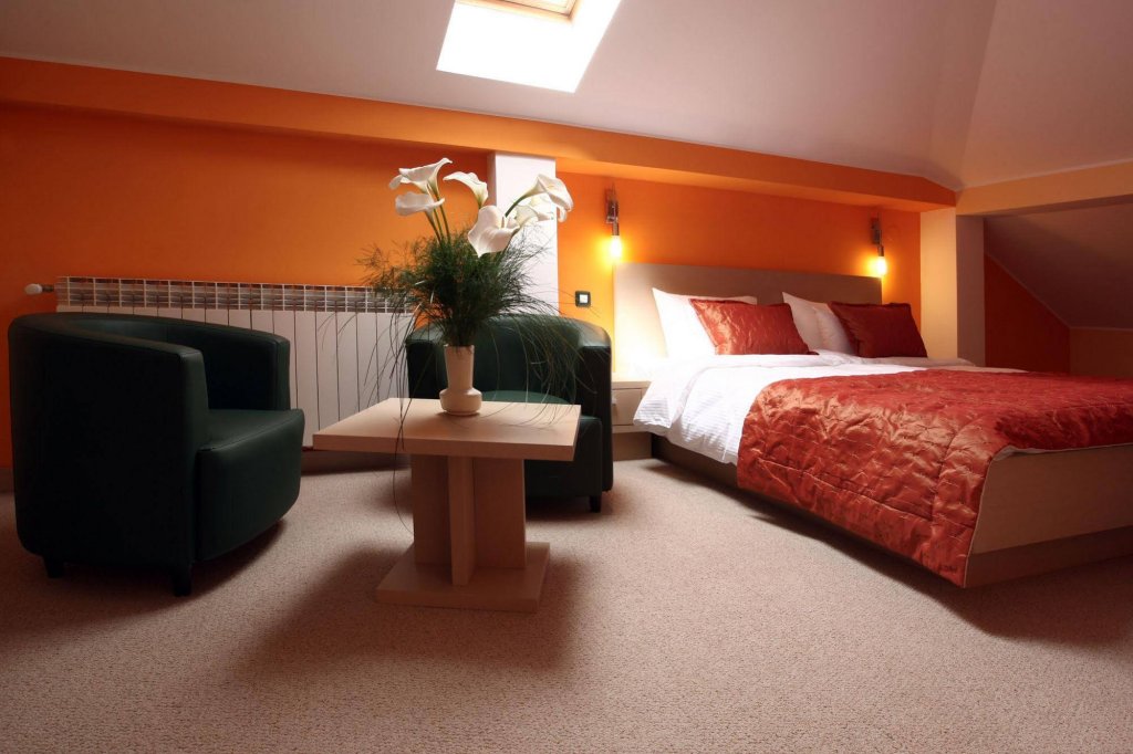 Фото Euro Garni Hotel