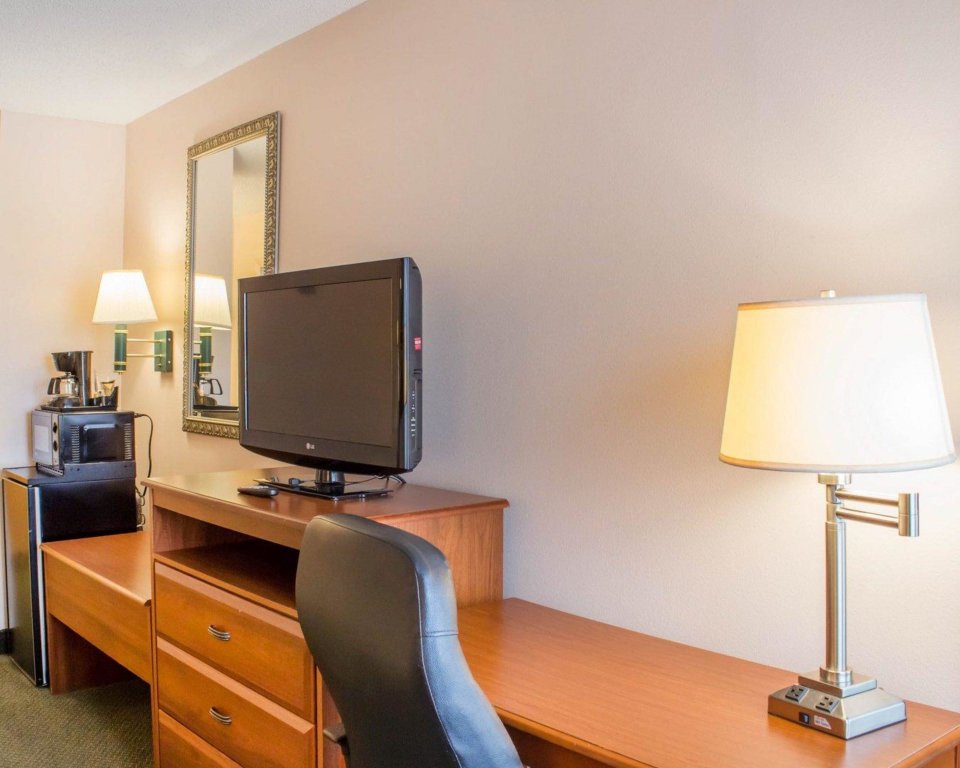 Фото Quality Inn Raleigh near Walnut Creek Amphitheatre