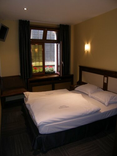 Гостиница Hotel Postiljon в Антверпене