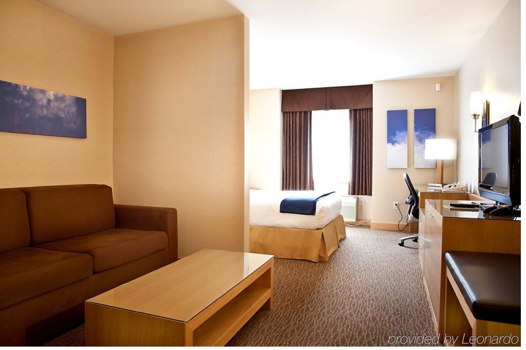 Фото Holiday Inn Express & Suites Langley