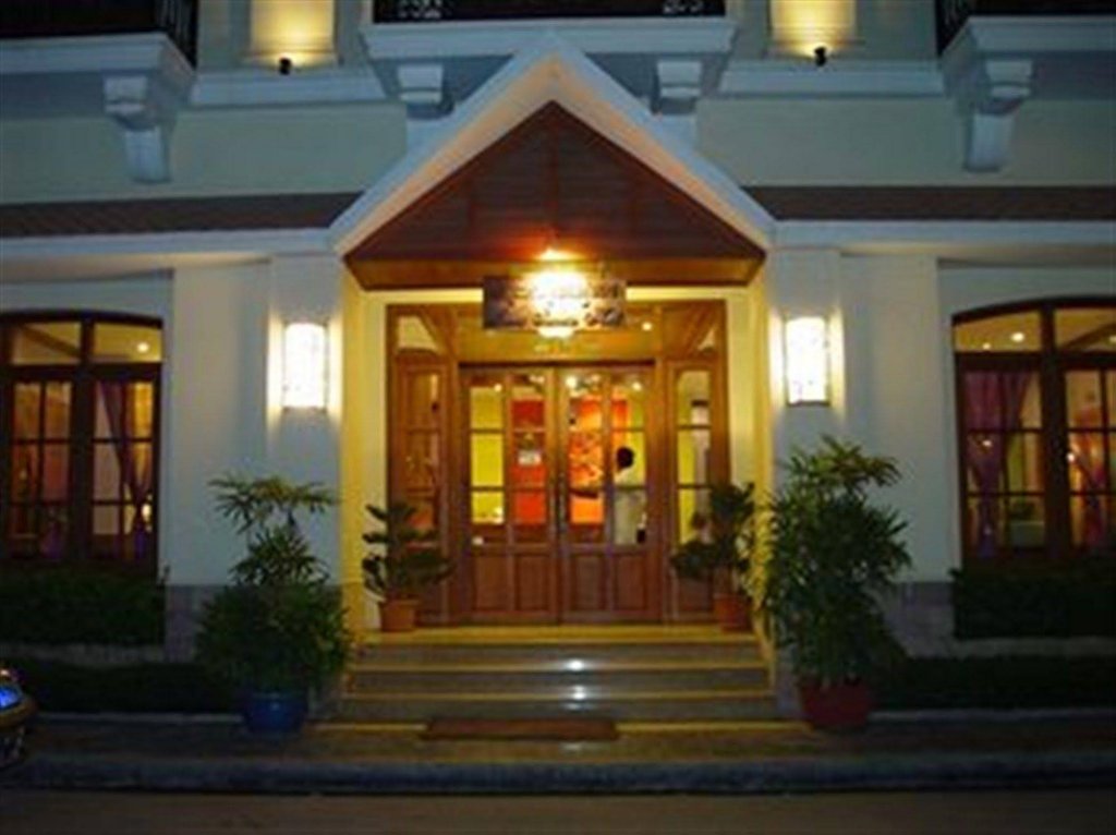 Фото отеля 2