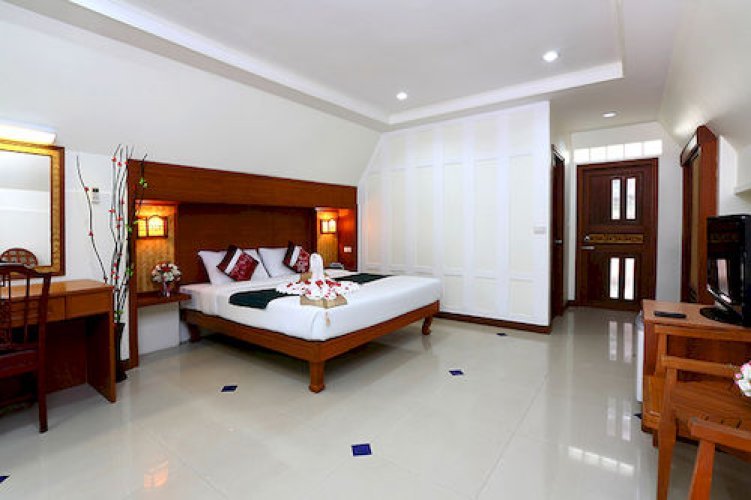 Фото Oyo 510 Thai Palace Resort