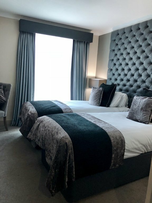 Hotel The Continental Hotel Heathrow, London, photo