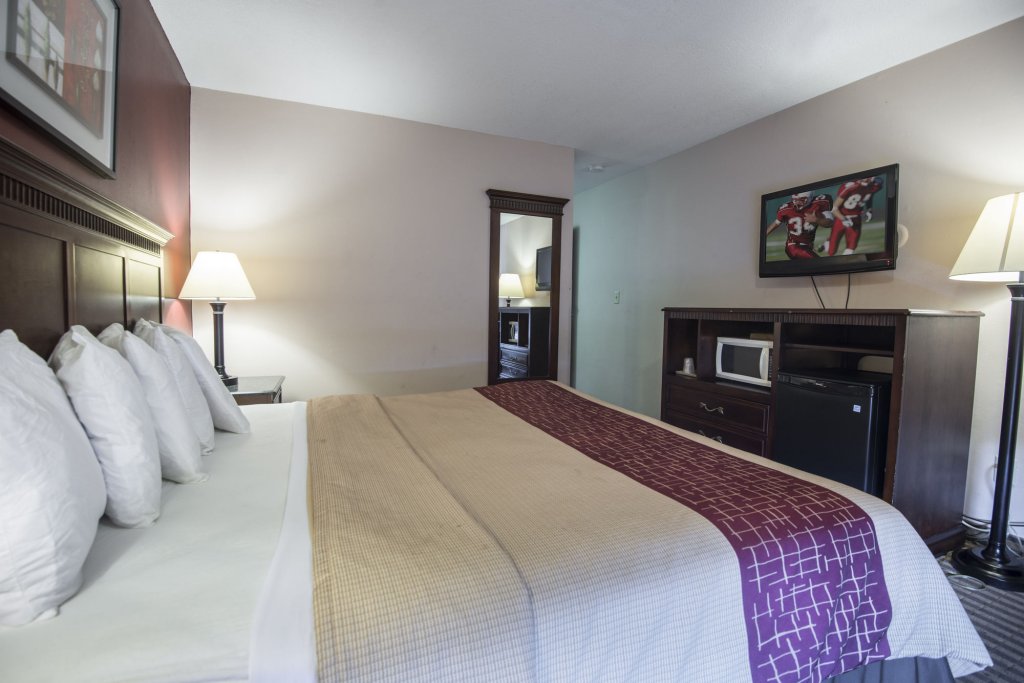 Фото Red Roof Inn Fort Wayne