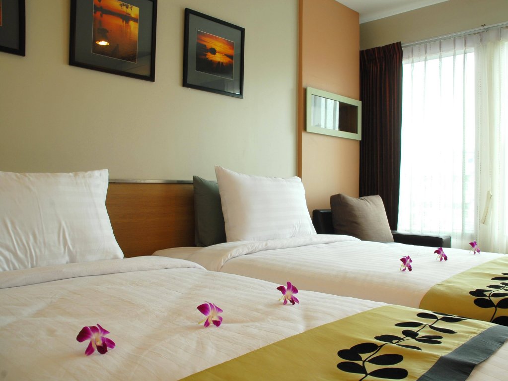 Фото Bangkok Loft Inn