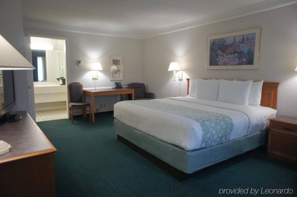 Фото Days Inn by Wyndham Georgetown