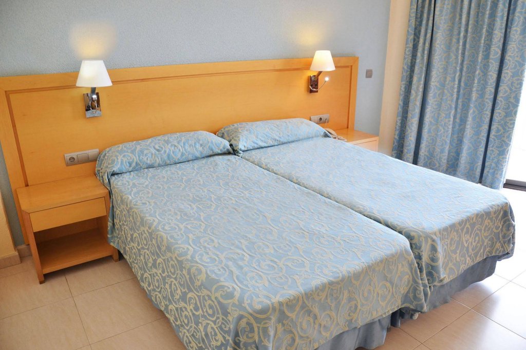 Фото Hotel Vibra S´Estanyol