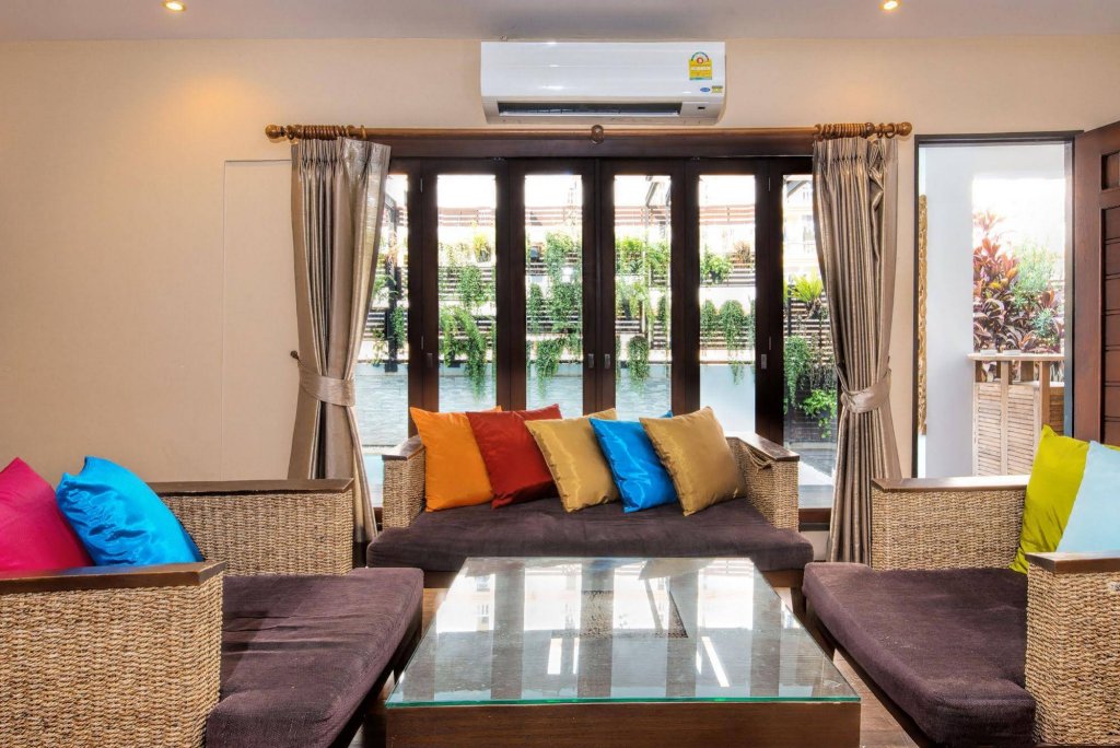 Фото Yotaka Boutique Hotel Bangkok