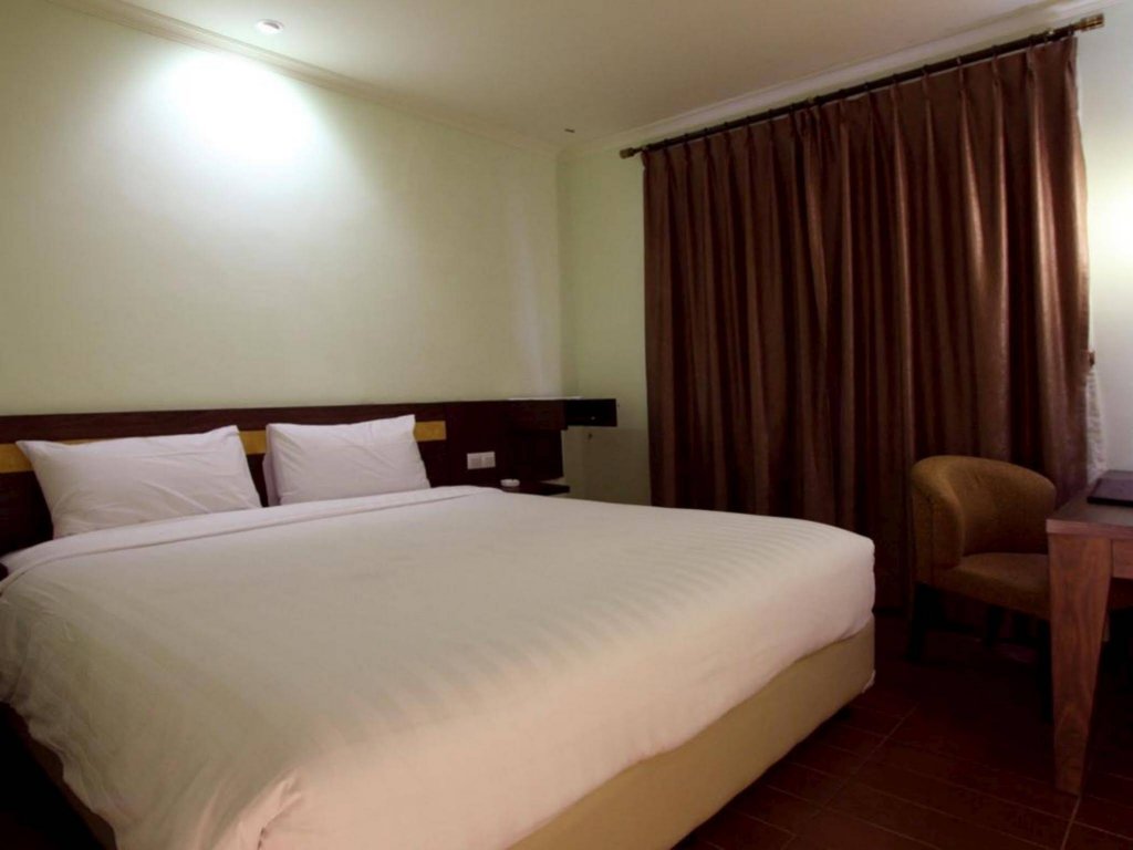 Фото Hotel Dafam Cilacap