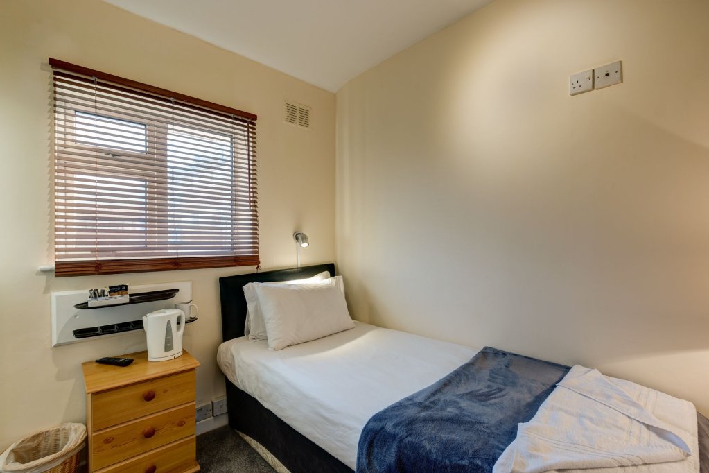 Фото Commodore Hotel