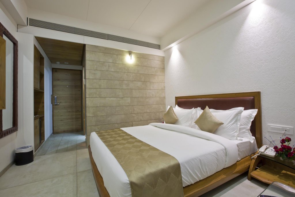 Фото Hotel Rezaas