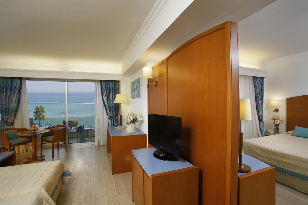 Фото Sunrise Beach Hotel