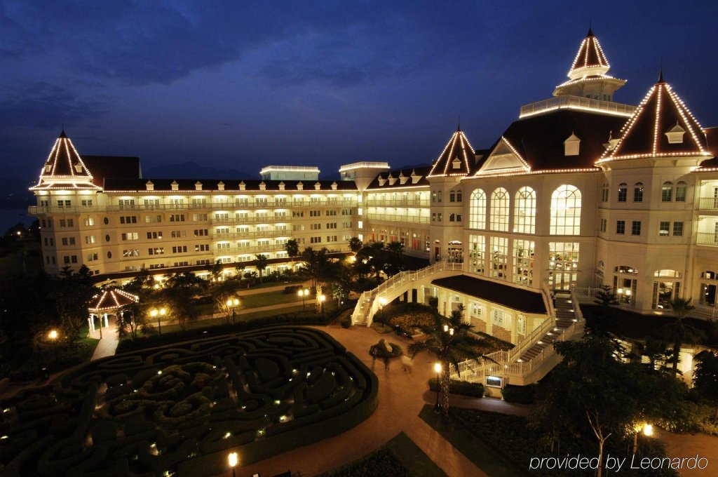 Фото Hong Kong Disneyland Hotel