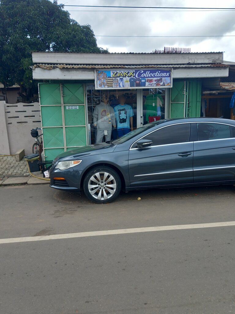Fur and leather shop Zakx Collections, Accra, photo