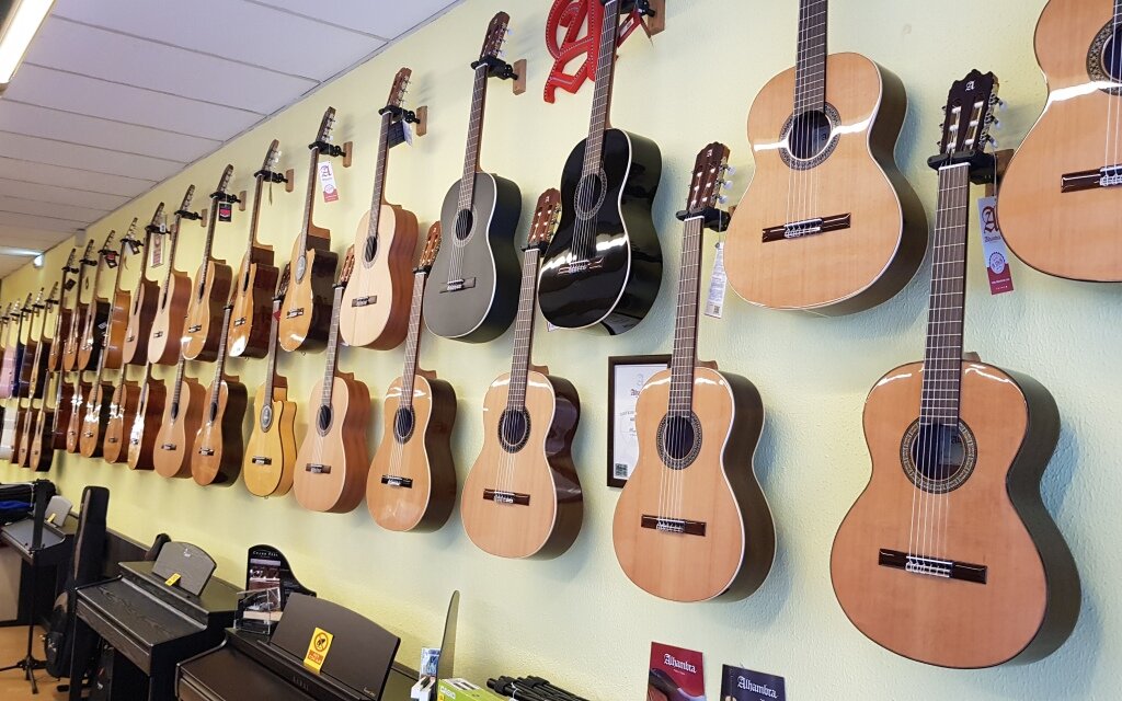 Manufacture and repair of musical instruments Musical Tommy, Xixón, photo