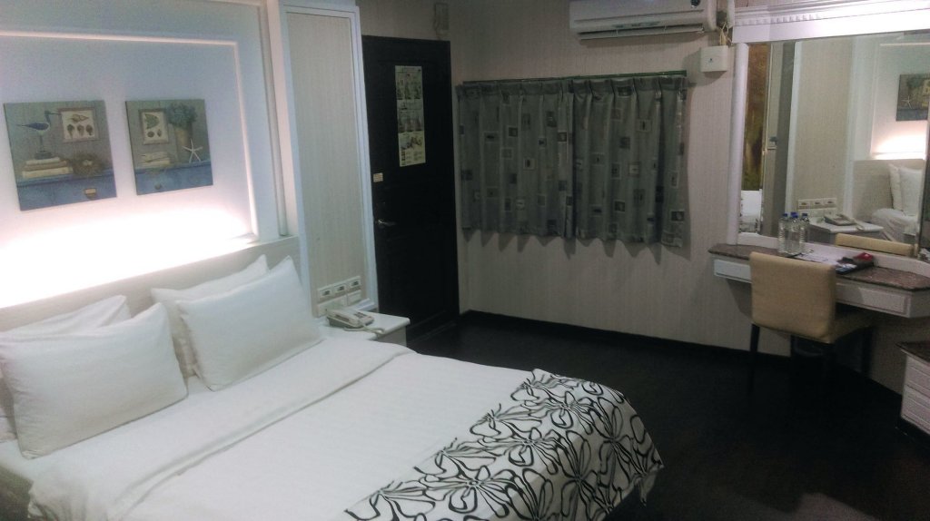 Фото HeYue Hotel