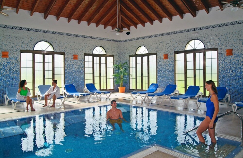 Бассейны в доминикана