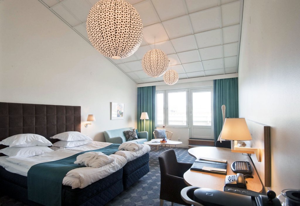 Фото Elite Hotel Marina Plaza