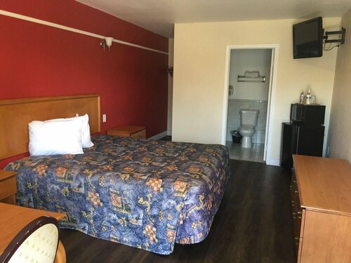 Гостиница Sunset Motel в Помоне