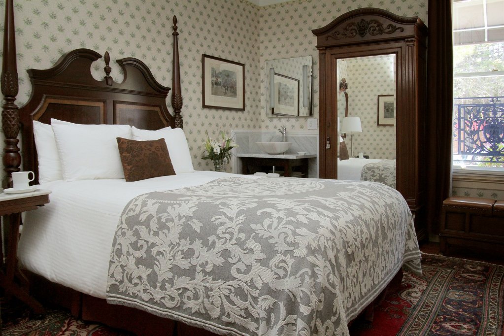 Фото Monte Cristo Bed and Breakfast