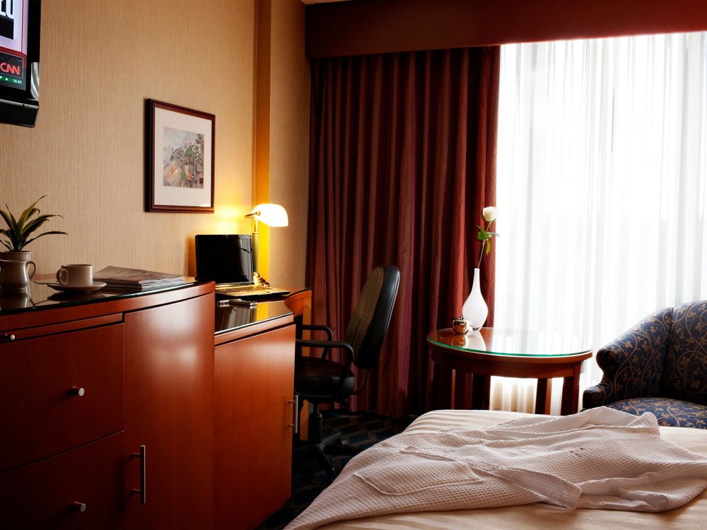 Фото Executive Hotel Vancouver Airport