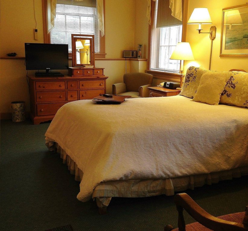 Фото Chambery Inn