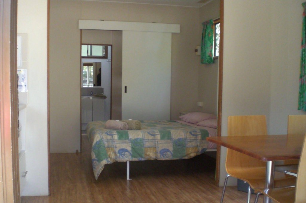 Фото Mallacoota's Shady Gully Caravan Park