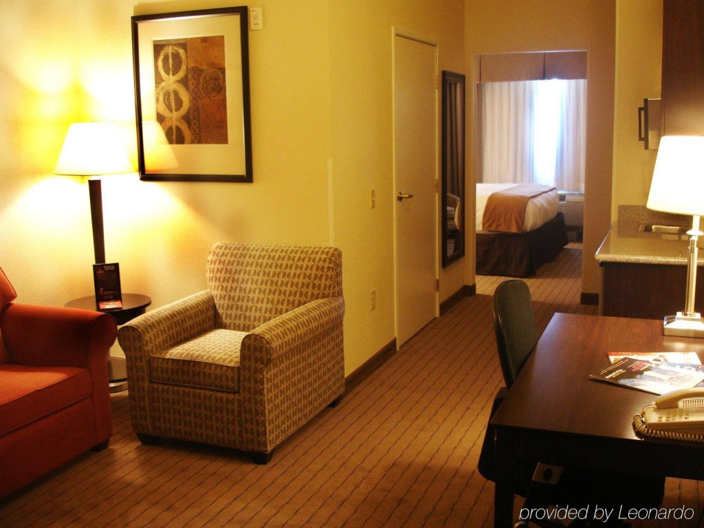 Фото Holiday Inn Express & Suites Rancho Mirage, an Ihg Hotel