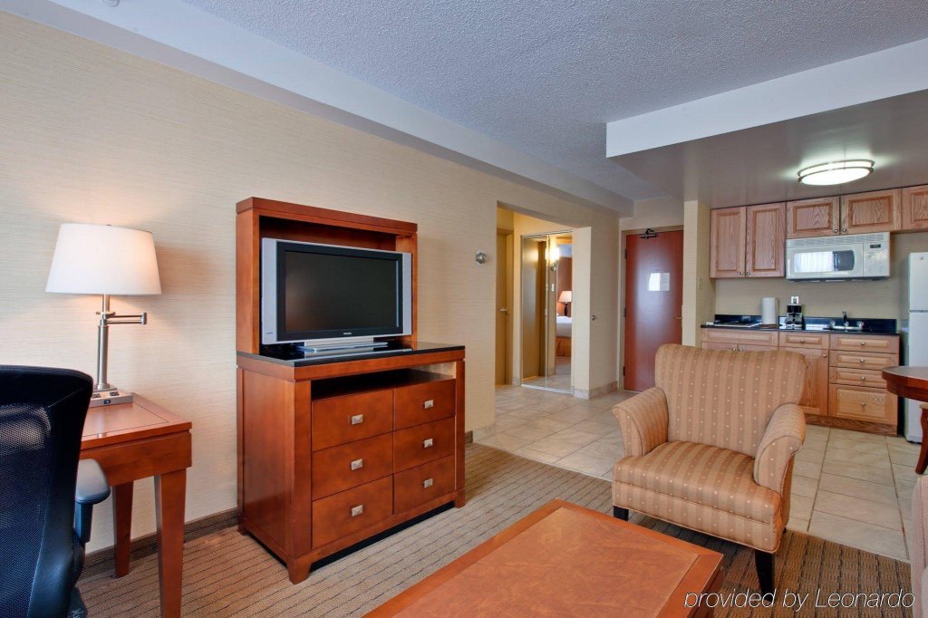 Фото Allure Hotel & Suites