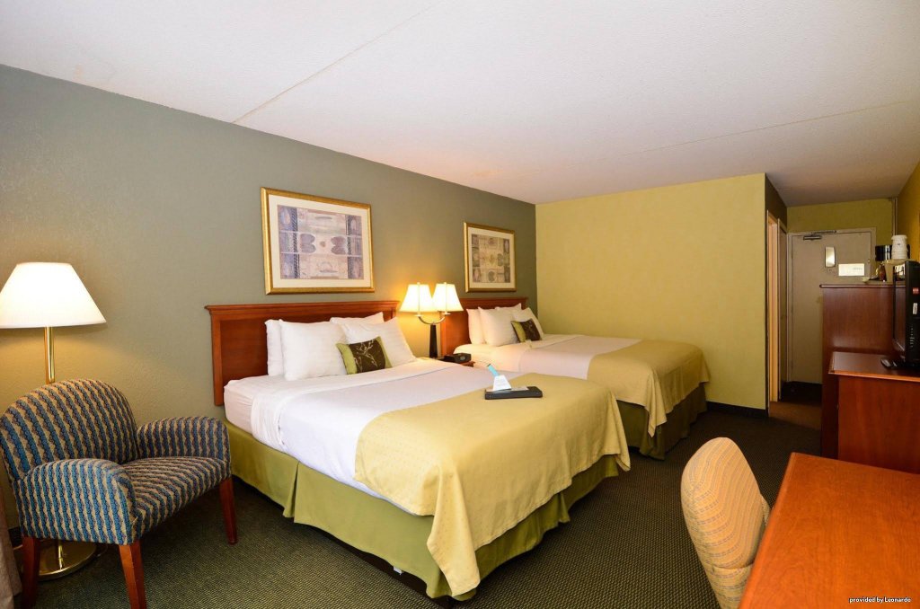 Фото Best Western Tomah Hotel