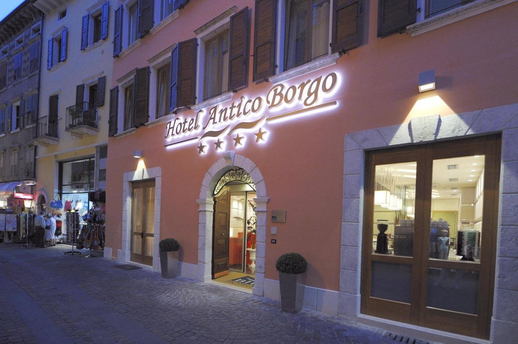 Фото Hotel Antico Borgo
