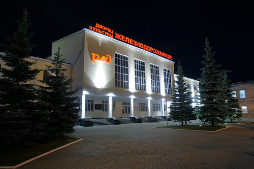 Сұлулар көсегесін кеңге жайып бәрін көрсетеді