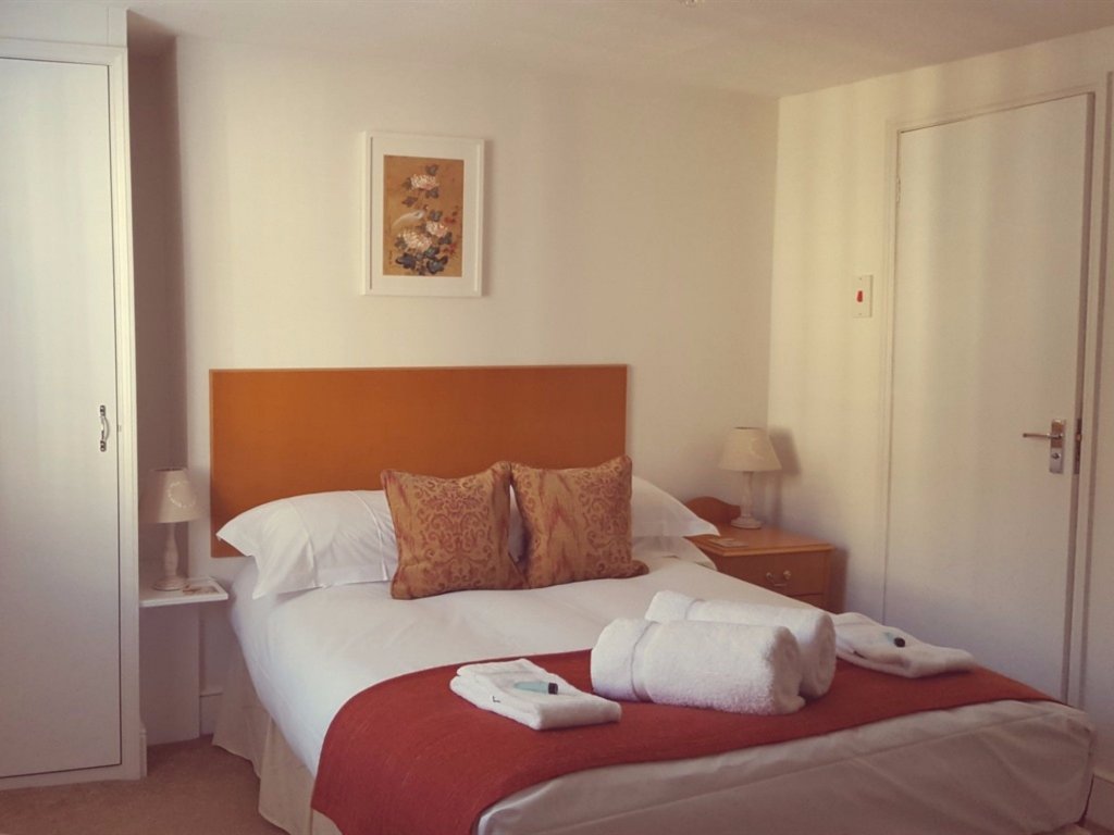 Фото Starlings Guest House