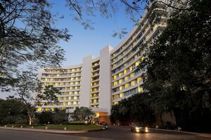 Lakeside Chalet - Mumbai, Marriott Executive Apartments