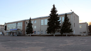MKU Luzhskij Gorodskoj Dom Kul'tury (prospekt Kirova, 75) ، دار الثقافة