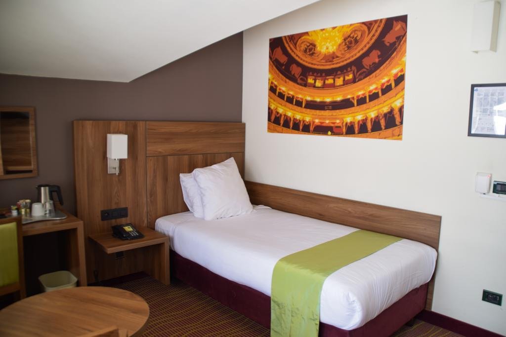 Фото Hotel Opera