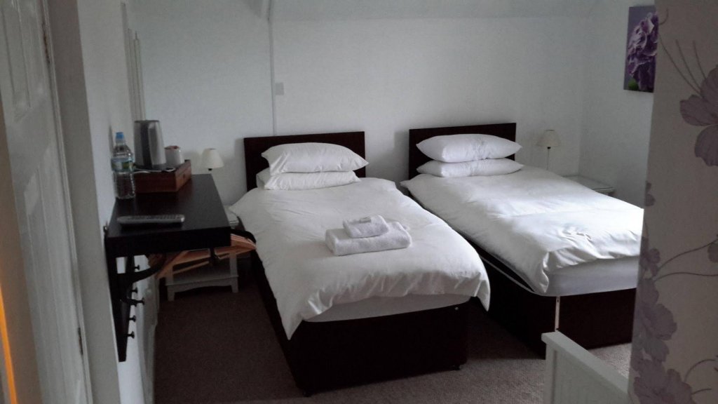 Фото The School House