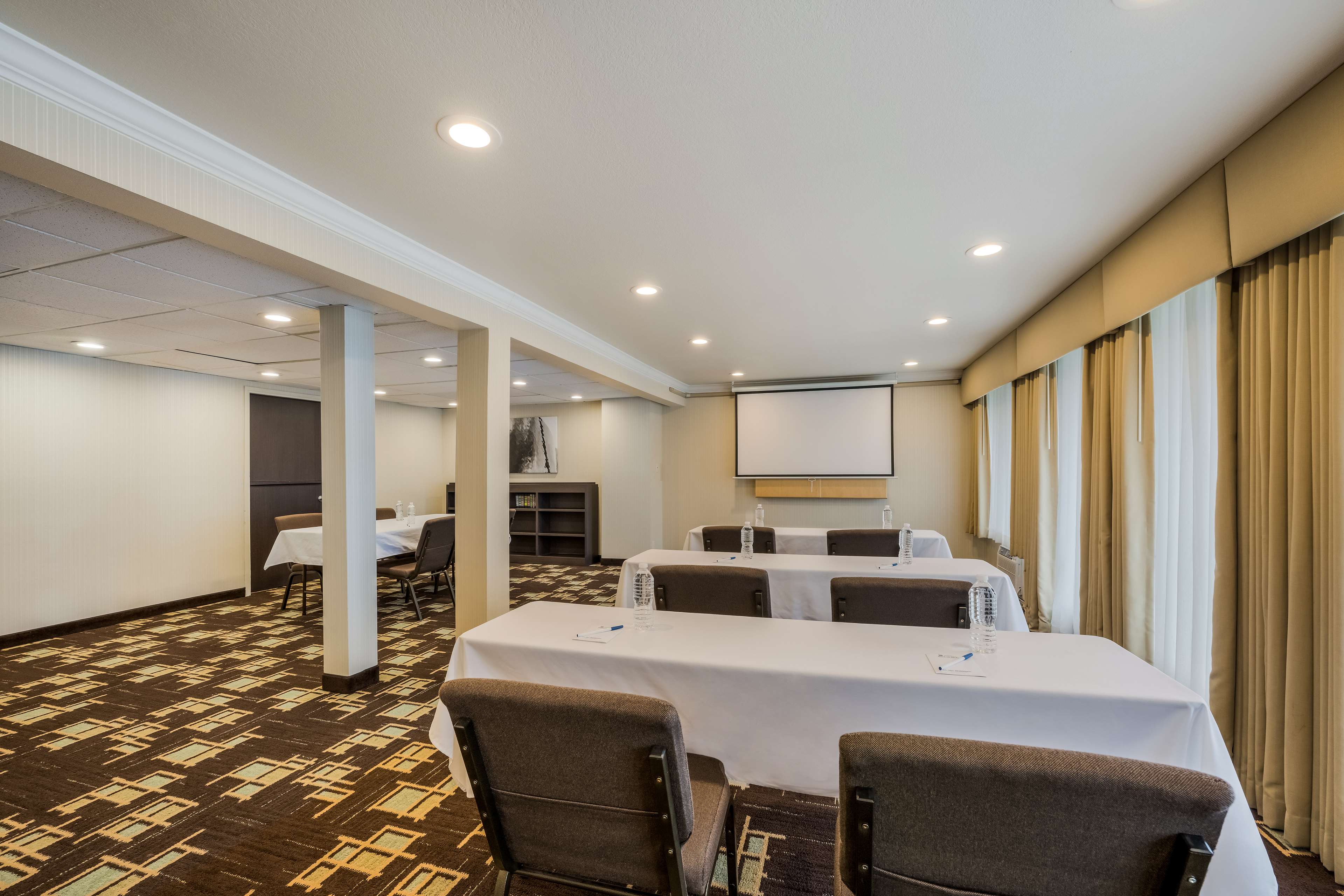 Фото Best Western Alderwood