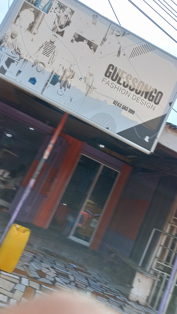 Clothing store Guessongo Fashion Design, Accra, photo