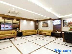 Гостиница Dolphin Grand