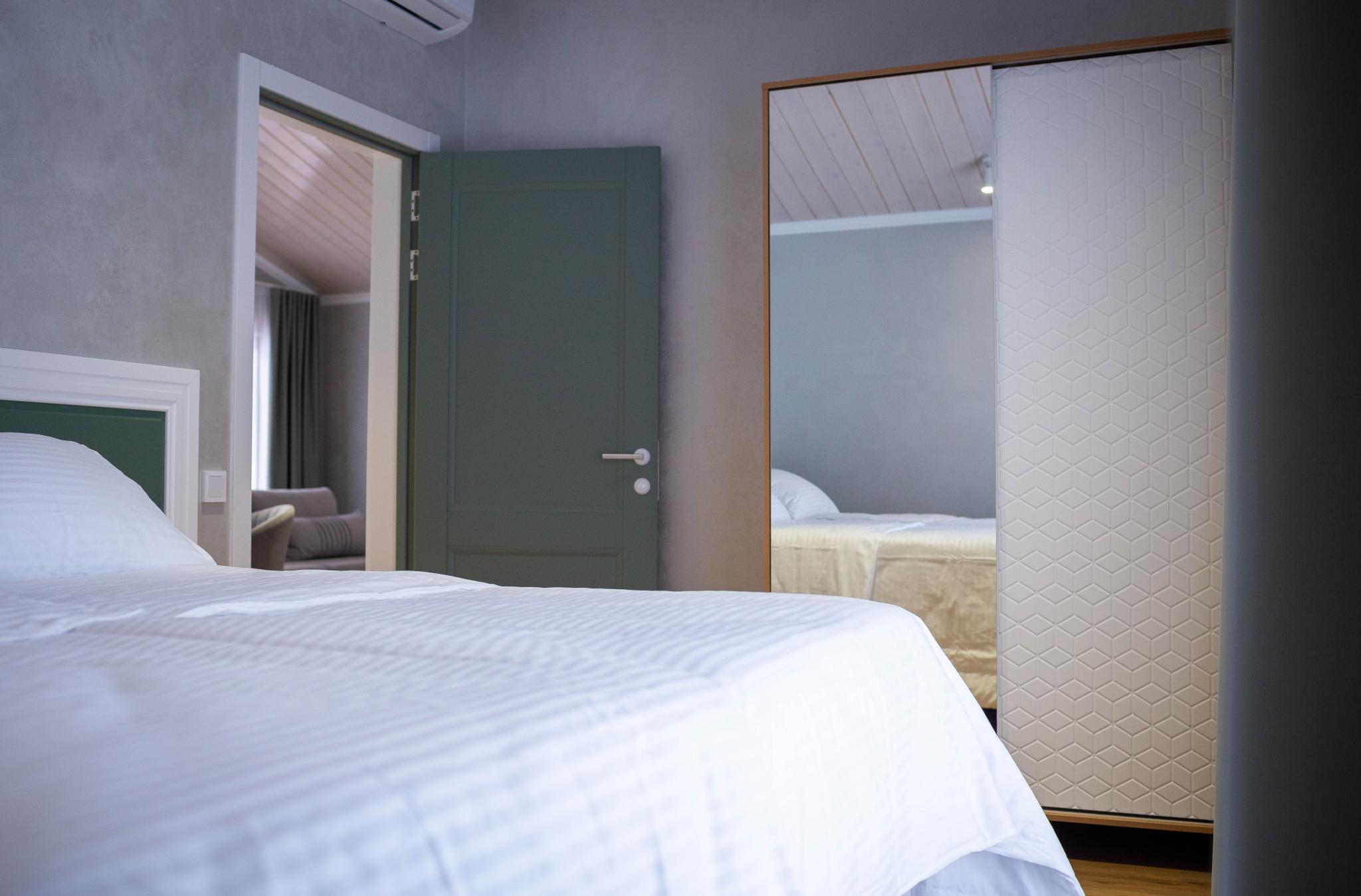 Фото Forest Green