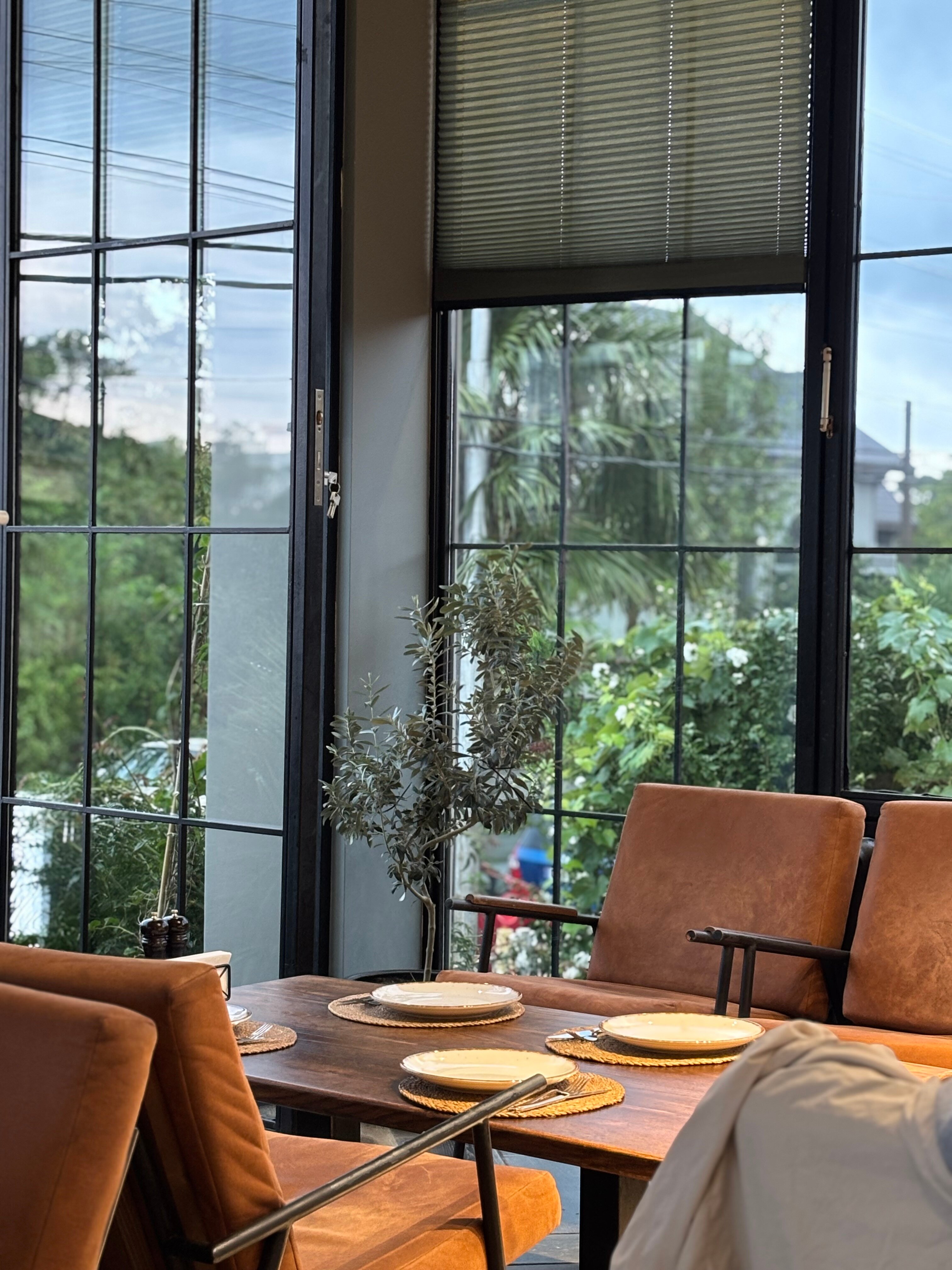 Фото Level Up Hotel & Restaurant