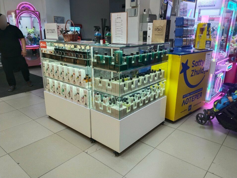 Perfume and cosmetics shop Gamma D'oro, Astana, photo