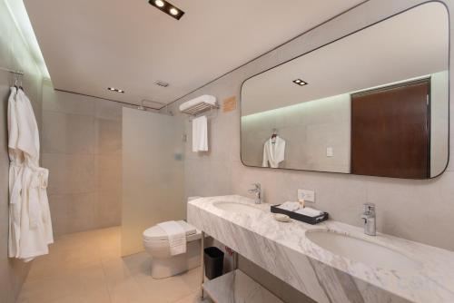 Фото The Belamy House