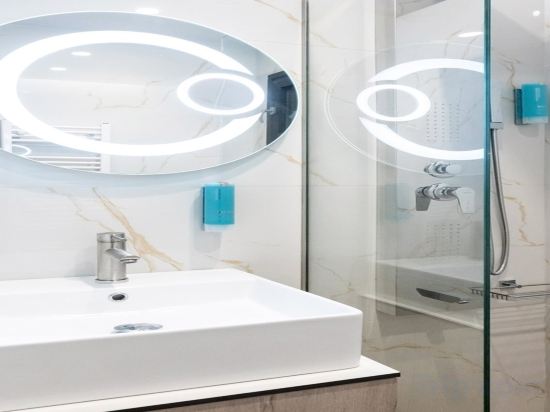 Фото Empress Luxury Residences