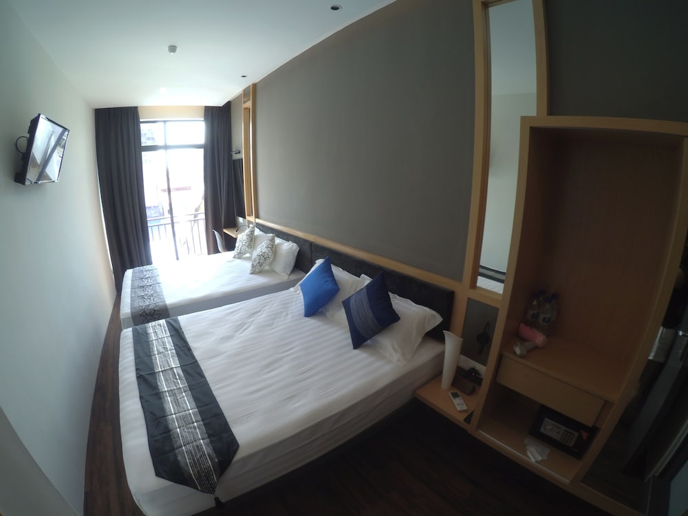 Фото B Street Hotel