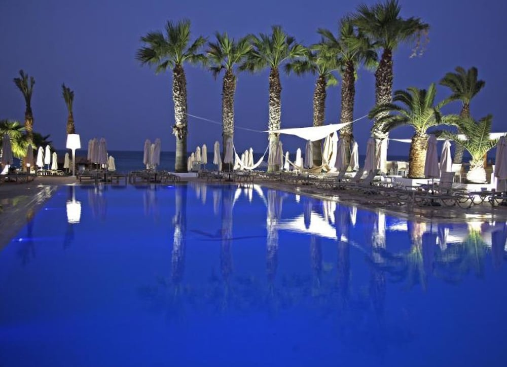 Фото Vrissiana Beach Hotel