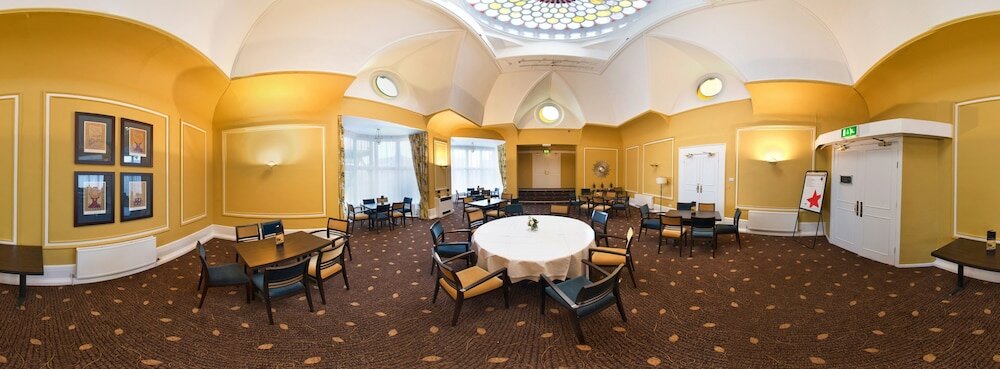 Фото The Grand Atlantic Hotel